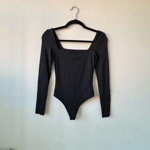 Aritzia Babaton Black Square-neck Long Sleeve Bodysuit - XS
